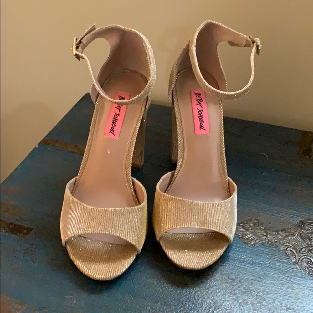 Betsey Johnson gold lined sparkle heels